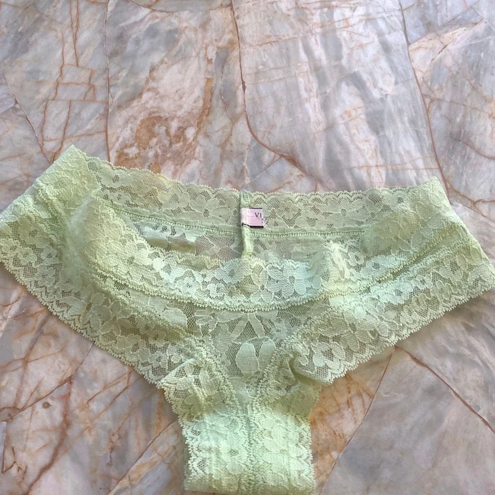 Victoria's Secret  Low Rise Thong Lime Green Floral Lace Small Panty